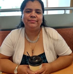 Meet your Posher, Adriana